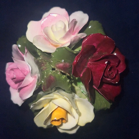 Aynsley fine bone China, England flower figurine - Picture 4 of 4